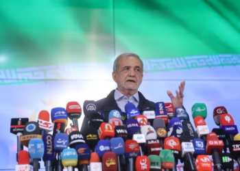 Parlamentario iraní presentó su candidatura a las elecciones con fuertes críticas a los últimos gobiernos del régimen