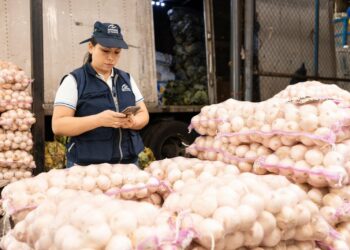 Defensoría verifica que precios de frutas y verduras se mantengan durante la emergencia por lluvias