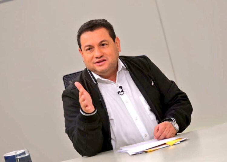 El Salvador mejora las condiciones de las labores de clase trabajadora: Ministro Rolando Castro