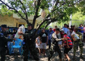 ENTREGAN GRANOS BÁSICOS Y KITS DE ASEO PERSONAL A FAMILIAS AFECTADAS POR LLUVIAS EN LA UNIÓN