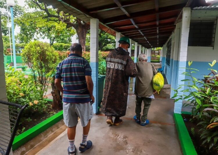 Evacúan preventivamente hogar de ancianos en La Libertad