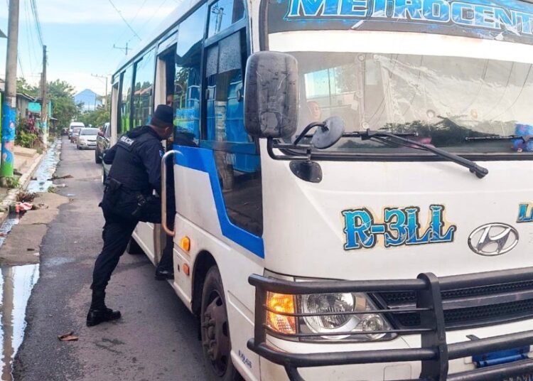 Controles vehiculares garantizan seguridad vial de salvadoreños