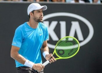 Marcelo Arévalo avanza a cuartos de final del Torneo ATP250 y enfrentará a su excompañero Jean-Julien Rojer 