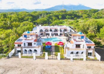 Salvadoreños en el exterior invierten en playas de Oriente