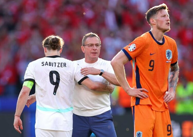 Austria le gana a Países Bajos y clasifica a octavos de final como primera en su grupo