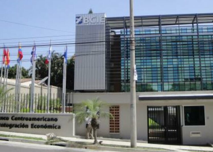 BCIE afirma seguirá apoyando el desarrollo económico del país
