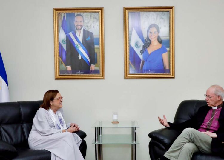 Canciller se reúne con líder de comunidad anglicana