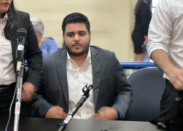 Héctor Silva es declarado culpable de calumnia en contra de Christian Guevara, a quien deberá indemnizar con $50 mil