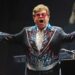 Sir Elton John vende su ropa en eBay para recaudar fondos con fines benéficos
