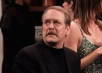 Muere Martín Mull actor de la serie “Sabrina, la bruja adolescente”