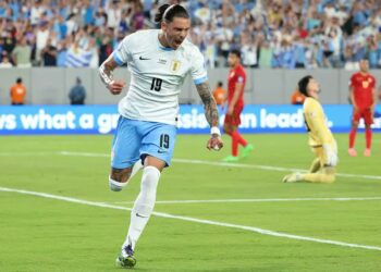 Uruguay derrota por 5-0 a Bolivia y avanza a cuartos de final 