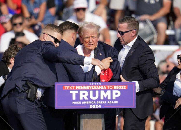 Atacante de Trump voló un dron antes de disparar, dice FBI