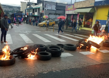 Ecuador amanece con protestas en rechazo al alza de la gasolina