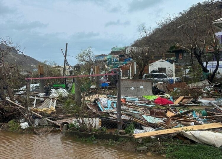 (VIDEOS) Huracán Beryl deja destrucción en San Vicente y Granadinas