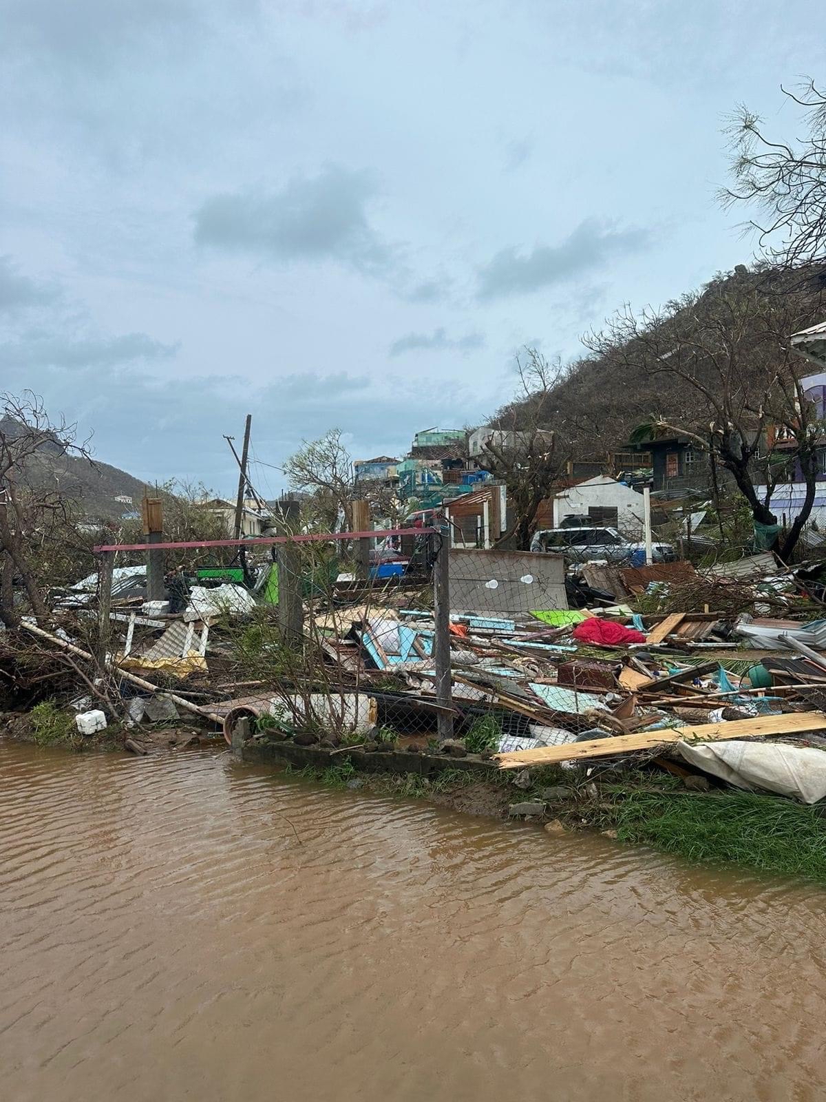 (VIDEOS) Hurricane Beryl leaves destruction in Saint Vincent and the Grenadines – Diario La Página
 – 2024-07-03 05:47:34