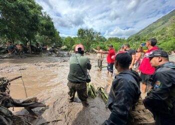 El huracán Beryl dejó al menos 6 muertos y destrucción en su paso por el Caribe