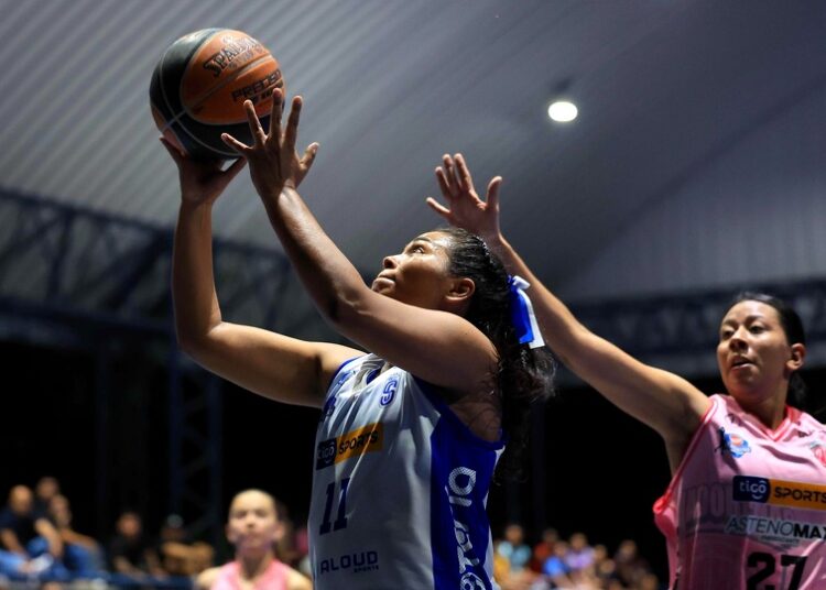 San Salvador debutó con victoria en la nueva temporada de la LMBF