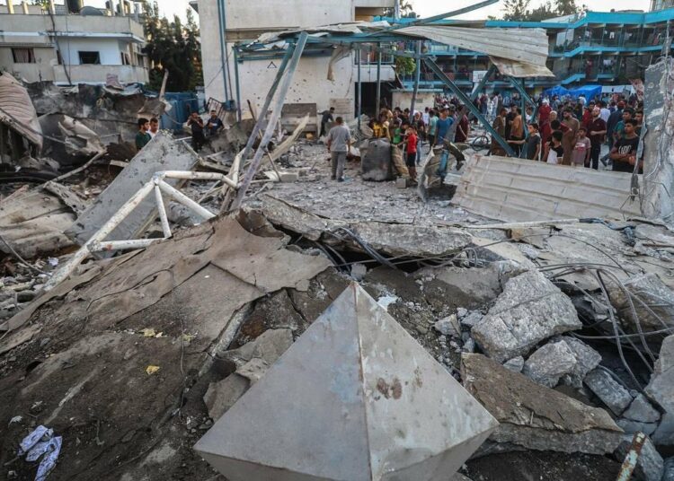 16 muertos tras ataque israelí contra escuela en Gaza