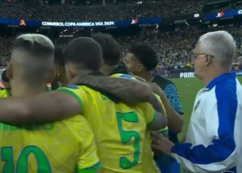 La insólita explicación del DT de Brasil Dorival Júnior tras ser excluido de la plática con jugadores antes de tiros desde la.mancha penal