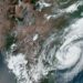 Huracán Beryl entra en Texas con intensas lluvias, marejadas y causa apagones