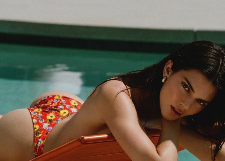 Kendall Jenner publicó una foto posando desnuda tras regresar con Bad Bunny