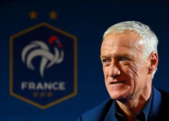 Pese a la eliminación de Francia de la Eurocopa Deschamps continuará al mando de la selección