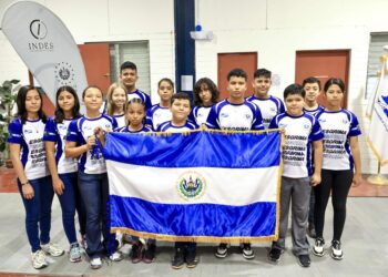 Esgrimistas reciben pabellón nacional rumbo a Nicaragua