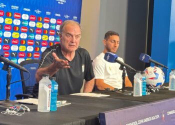 Bielsa destrozó a la Conmebol a EE.UU. y defendió a sus jugadores de Uruguay tras los incidentes
