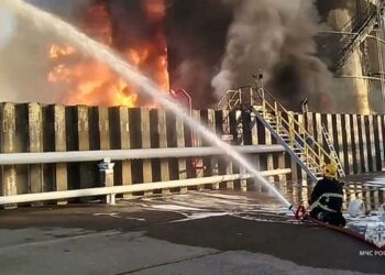 Arde una instalación petrolera rusa tras ataque con drones