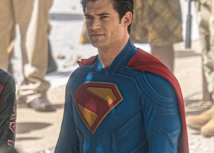 Superman: Nuevos videos y fotografías revelan enfrentamiento con villanos clásicos de DC