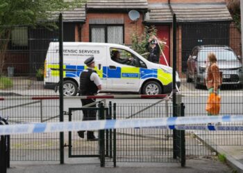 La Policía británica detuvo a un sospechoso tras el hallazgo de dos maletas con restos humanos en Londres y Bristol