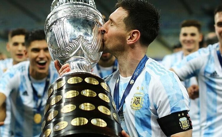 Tras ganar la Copa América, Lionel Messi es el futbolista con más títulos de la historia