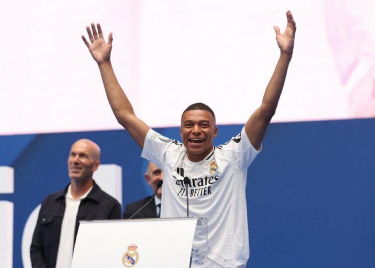 La salida de Mbappé rumbo al Real Madrid desploma la economía de la Ligue 1