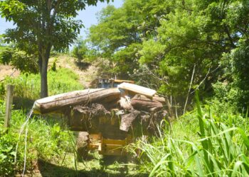 Toneladas de basura sigue siendo retirada de los drenajes en Olocuilta