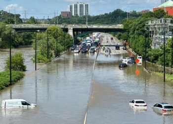 Lluvias torrenciales en Toronto provocan inundaciones