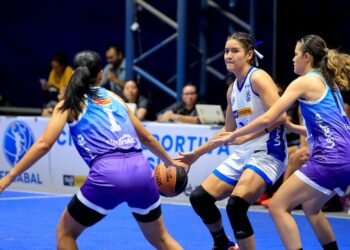 San Salvador no suelta el liderato de la LMBF