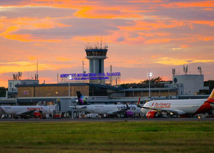 Plan Vacaciones Agostinas 2024 es lanzado para atender a turistas en aeropuerto internacional de El Salvador