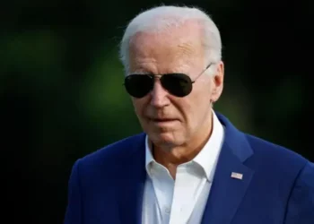 El presidente de EEUU, Joe Biden se aferra a su candidatura en medio de dudas sobre la edad