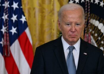 El presidente de EEUU Joe Biden afirma a demócratas que seguirá su lucha contra Trump