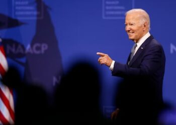 Biden dice que retomará campaña electoral la próxima semana