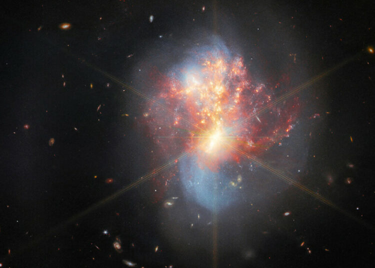 El James Webb capta la sorprendente fusión entre un cuásar y dos galaxias en el universo distante