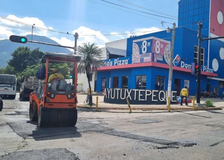 MOP interviene calles en Ayutuxtepeque, San Salvador Centro