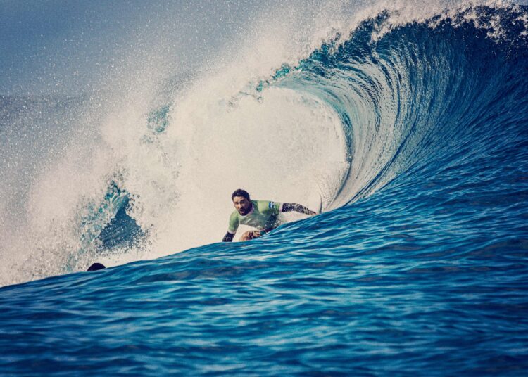 Bryan disputará segunda ronda en el surf en París 2024