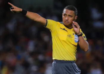 Designan a Iván Barton como cuarto árbitro para el partido Uruguay-Brasil 