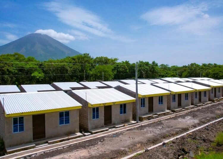 Gobierno de El Salvador avanza en la construcción de viviendas de proyecto habitacional en San Miguel