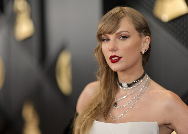 Detienen a supuesto acosador de Taylor Swift, autoridades afirman que también amenazó a Travis