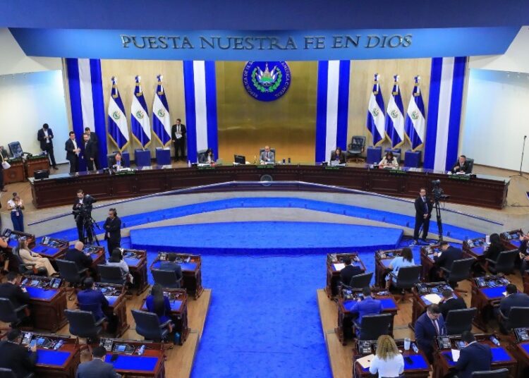 Asamblea aprueba convenio de préstamo con empresa china para renovar unidades de transporte