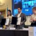 Salvadoreños en el exterior ya pueden tramitar su licencia en línea