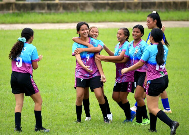 San Sebastián ganó y está cerca de avanzar a semifinales en la fase regional del fútbol femenino estudiantil