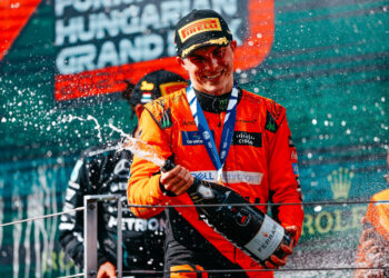 McLaren arrasa con polémica y Verstappen choca con Hamilton